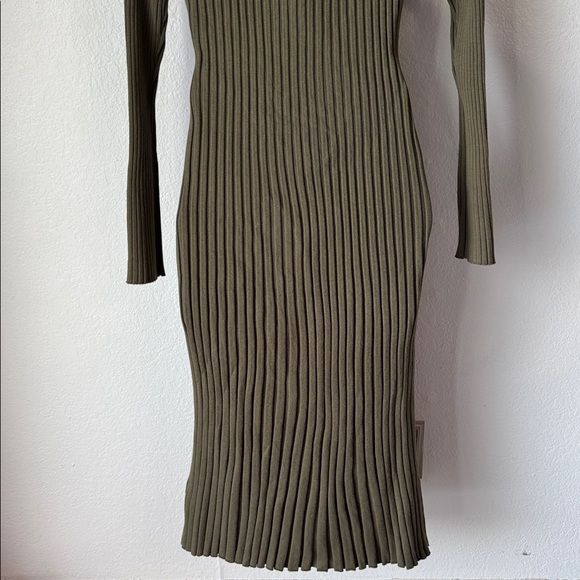 🆕 Quince Ribbed Sweater Dress - Picture 6 of 8